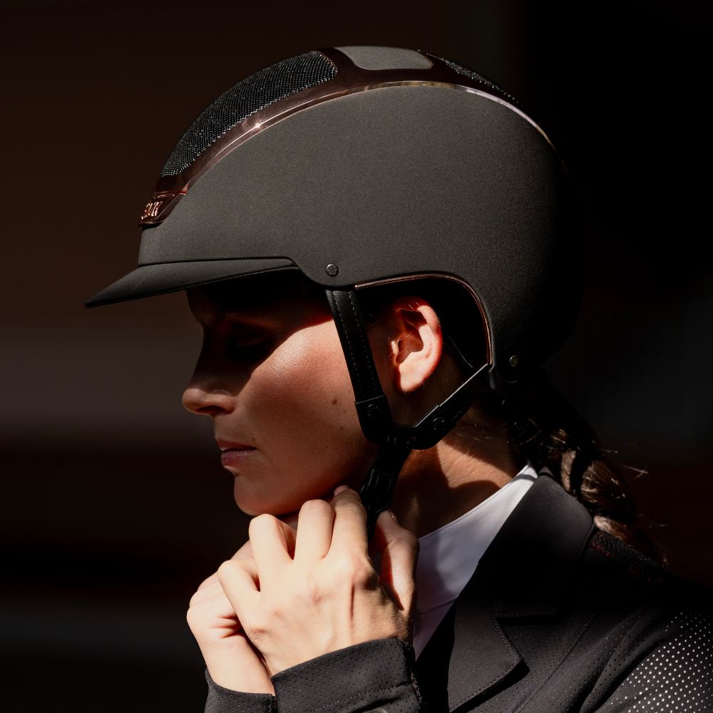 Dogma Chrome Riding Helmet | Black | Everyrose