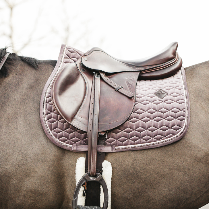 product shot image of the Saddle Pad Velvet Jumping - Light Purple