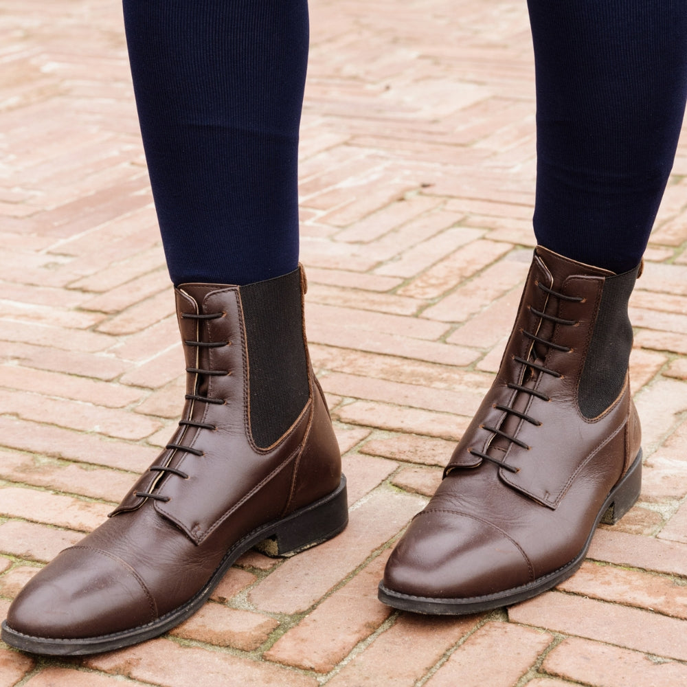 Short Boots Front Laces | Brown