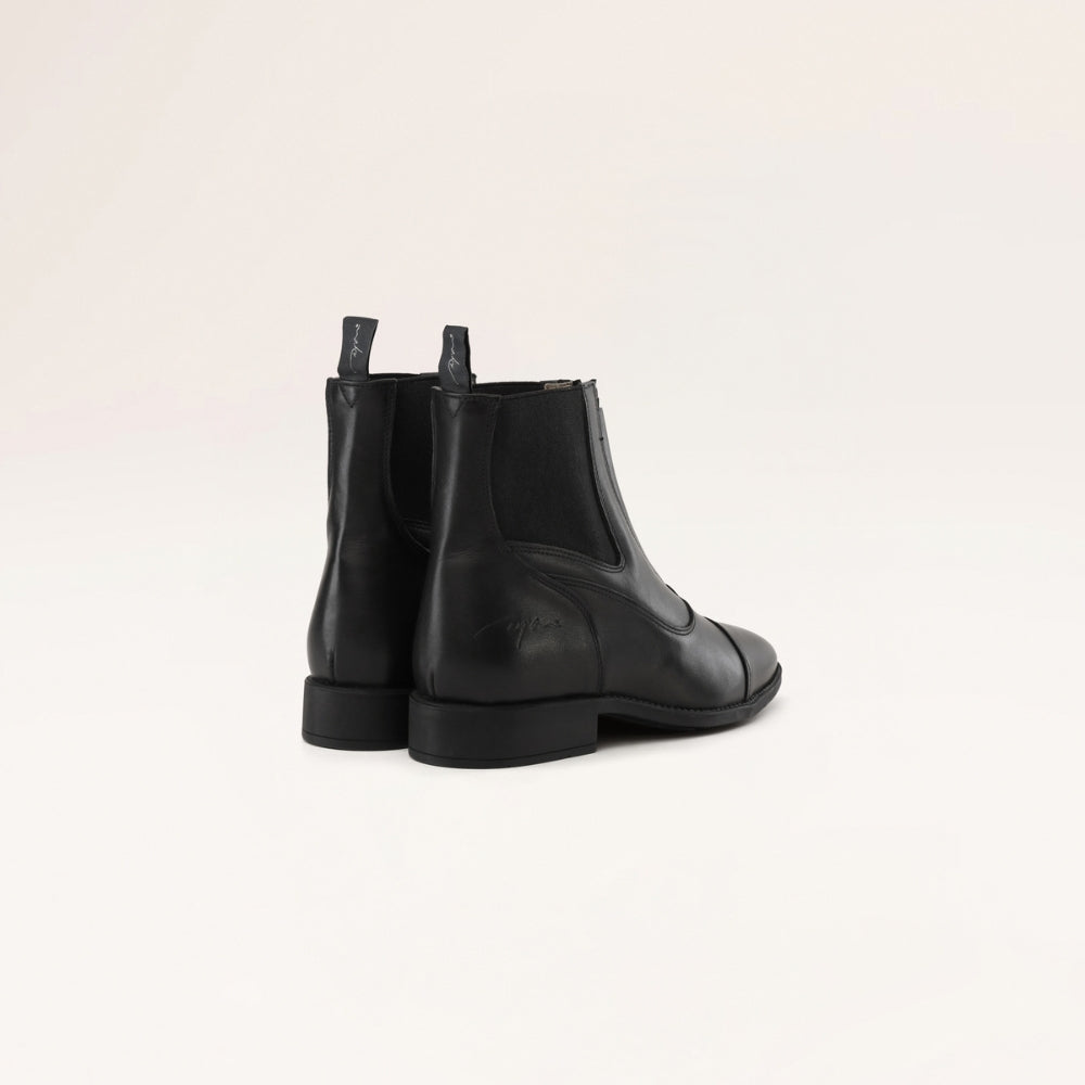 Short Boots Front Zipper | Black