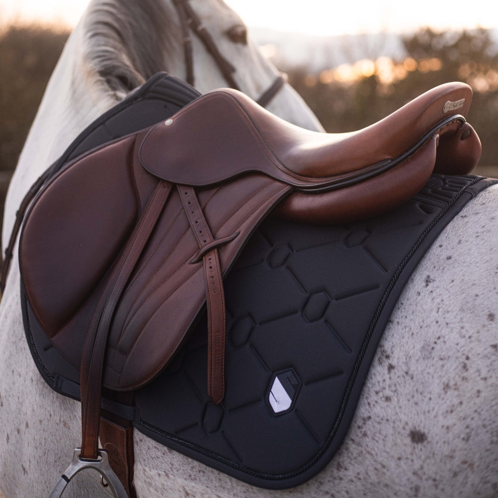 SpineShield Embroidery Jumping Saddle Pad | Anthracite