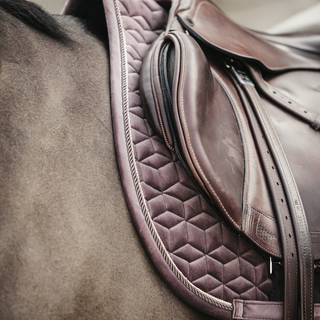 product shot image of the Saddle Pad Velvet Jumping - Light Purple