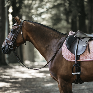 product shot image of the Saddle Pad Velvet Jumping - Old Rose